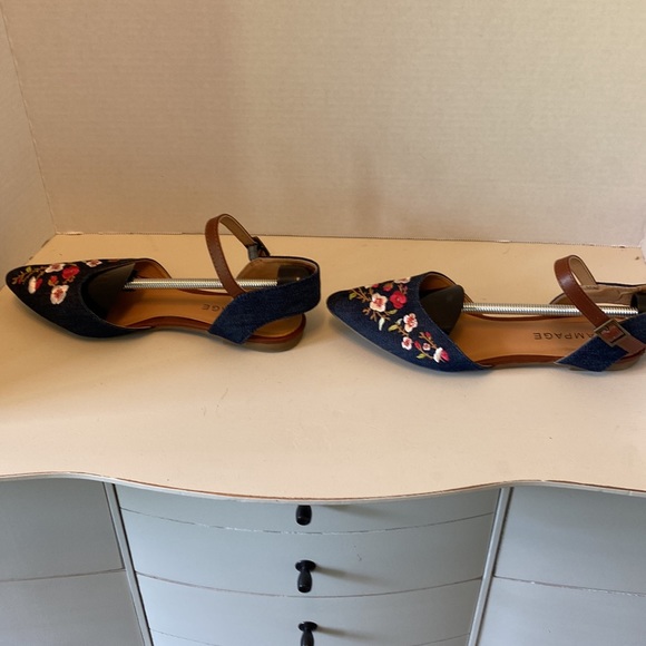 Size 7 1/2 Rampage ankle strap flats - Picture 2 of 8